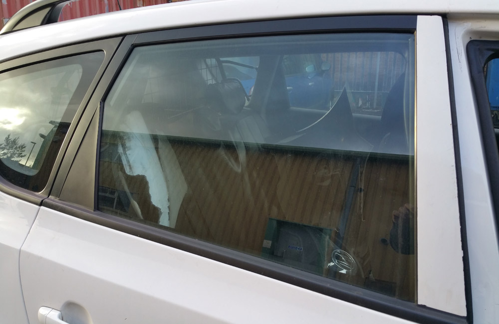 Hyundai I30 Comfort CRDI Door window glass driver side rear